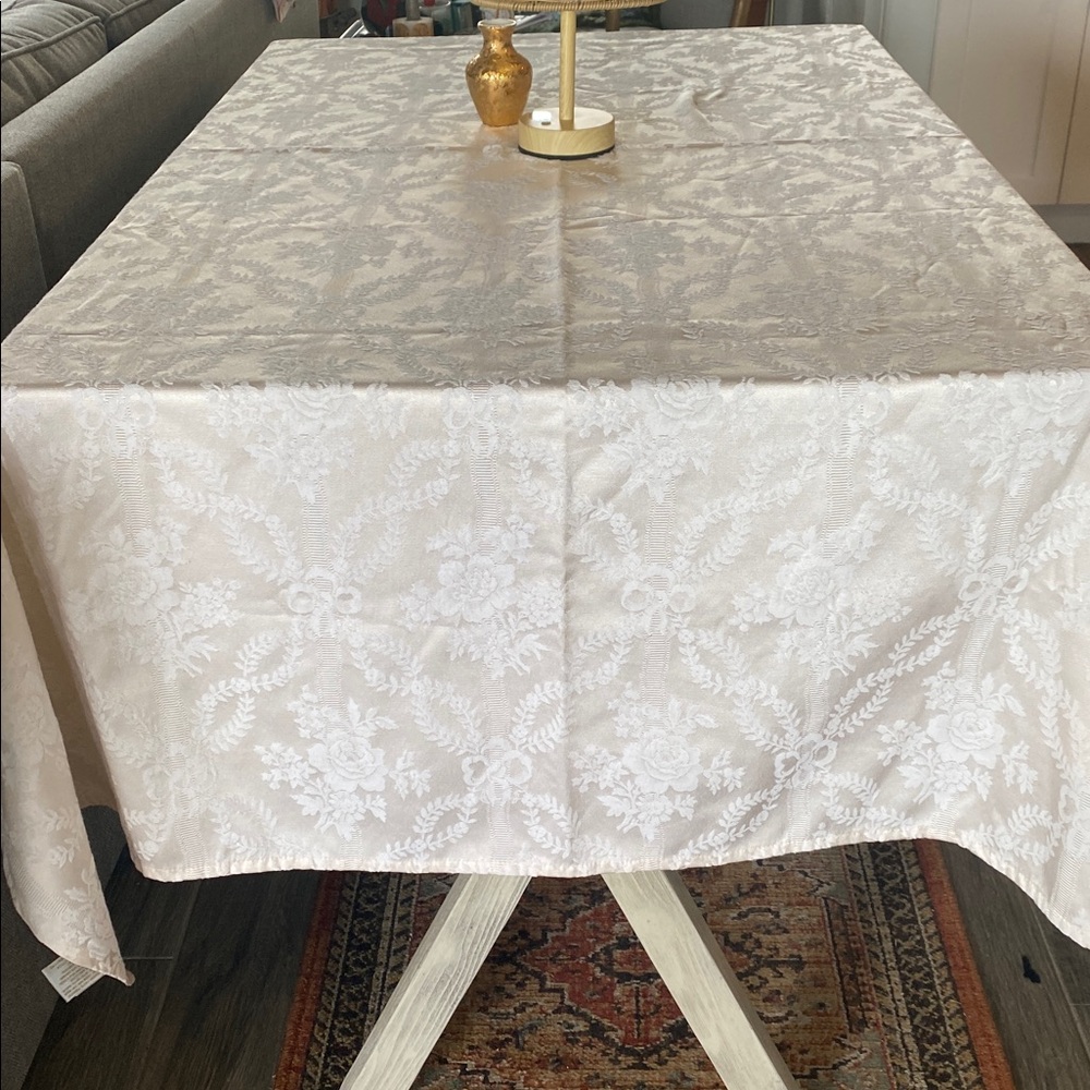 Waterford Cream Floral Jacquard Tablecloth 55”/80”
1998! Beautiful!